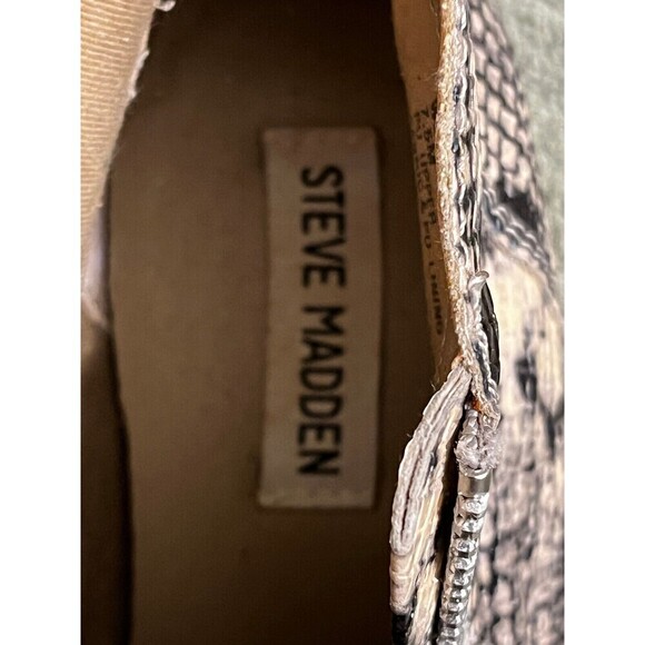 STEVE MADDEN WOMEN'S 7.5M  Wedgie BOOTIES BEIGE GRAY BLACK Snake Print - Picture 7 of 7